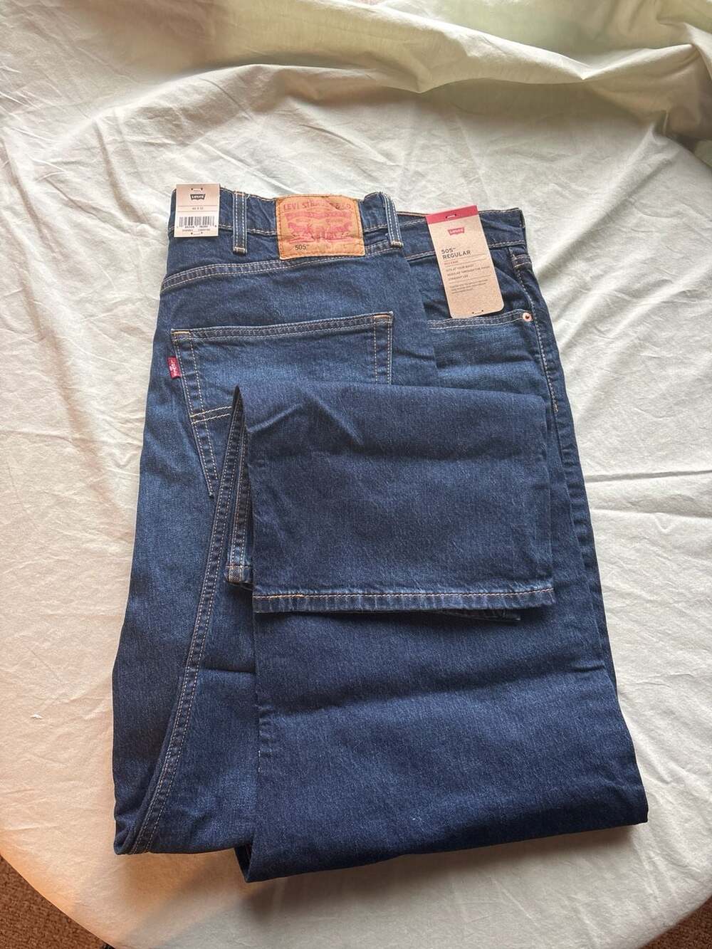 Levi's - Picture 1 of 3